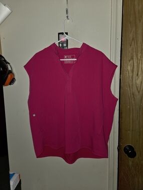 FIGS Women's Magenta V-Neck Scrub Top